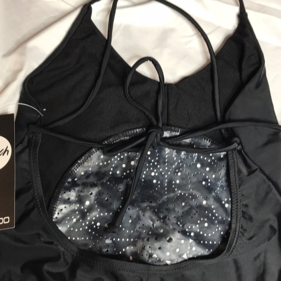 BOOHOO Laser Cut Cross Back Swimsuit Black 6 - Picture 6 of 7